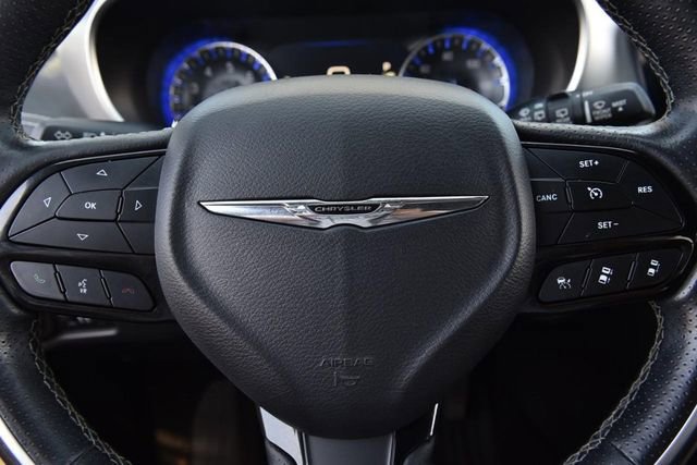 Used 2018 Chrysler Pacifica Limited w/ Advanced Safetytec Group FWD image 21
