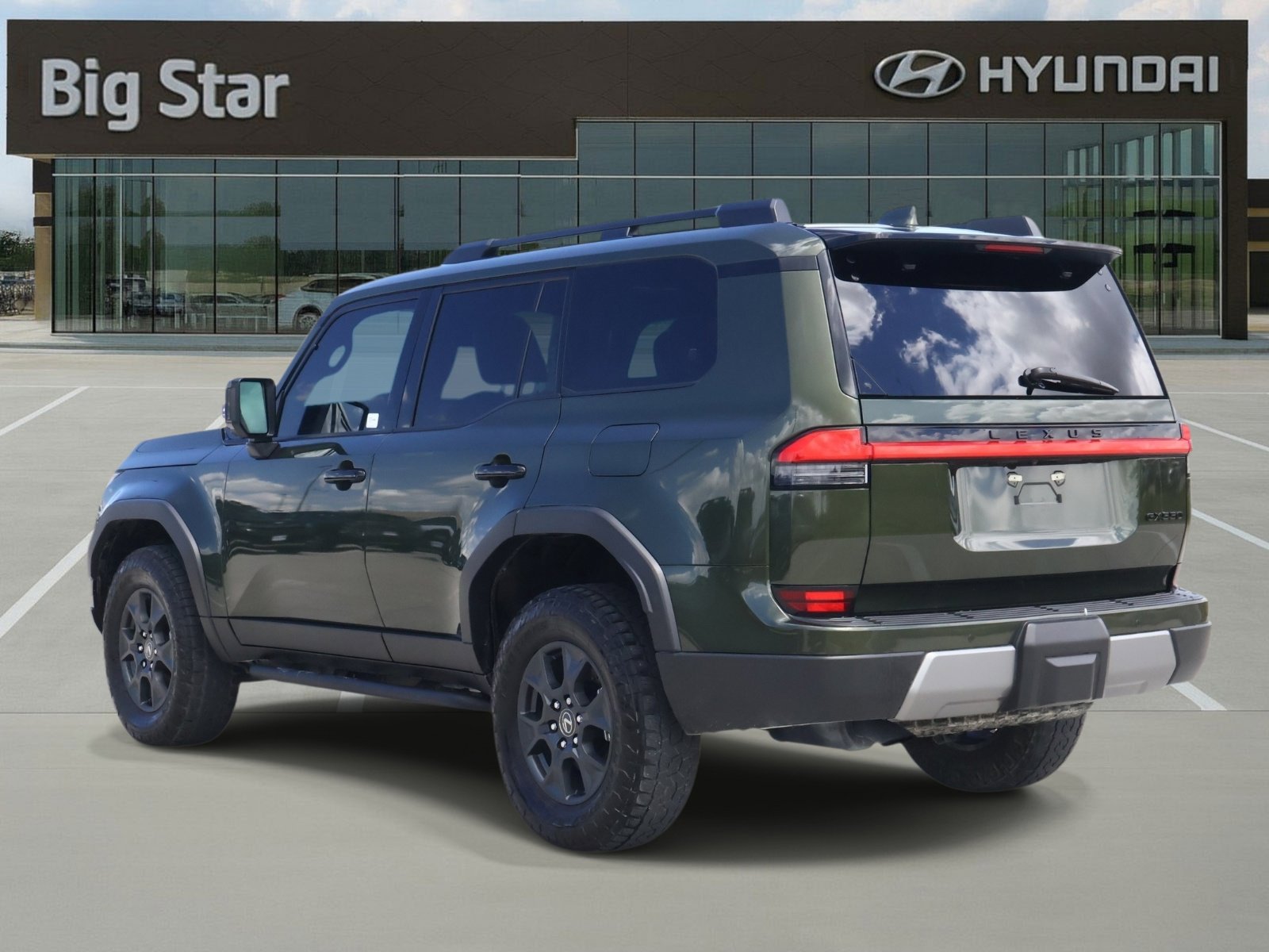 Used 2024 Lexus GX 550 AWD/4WD image 3