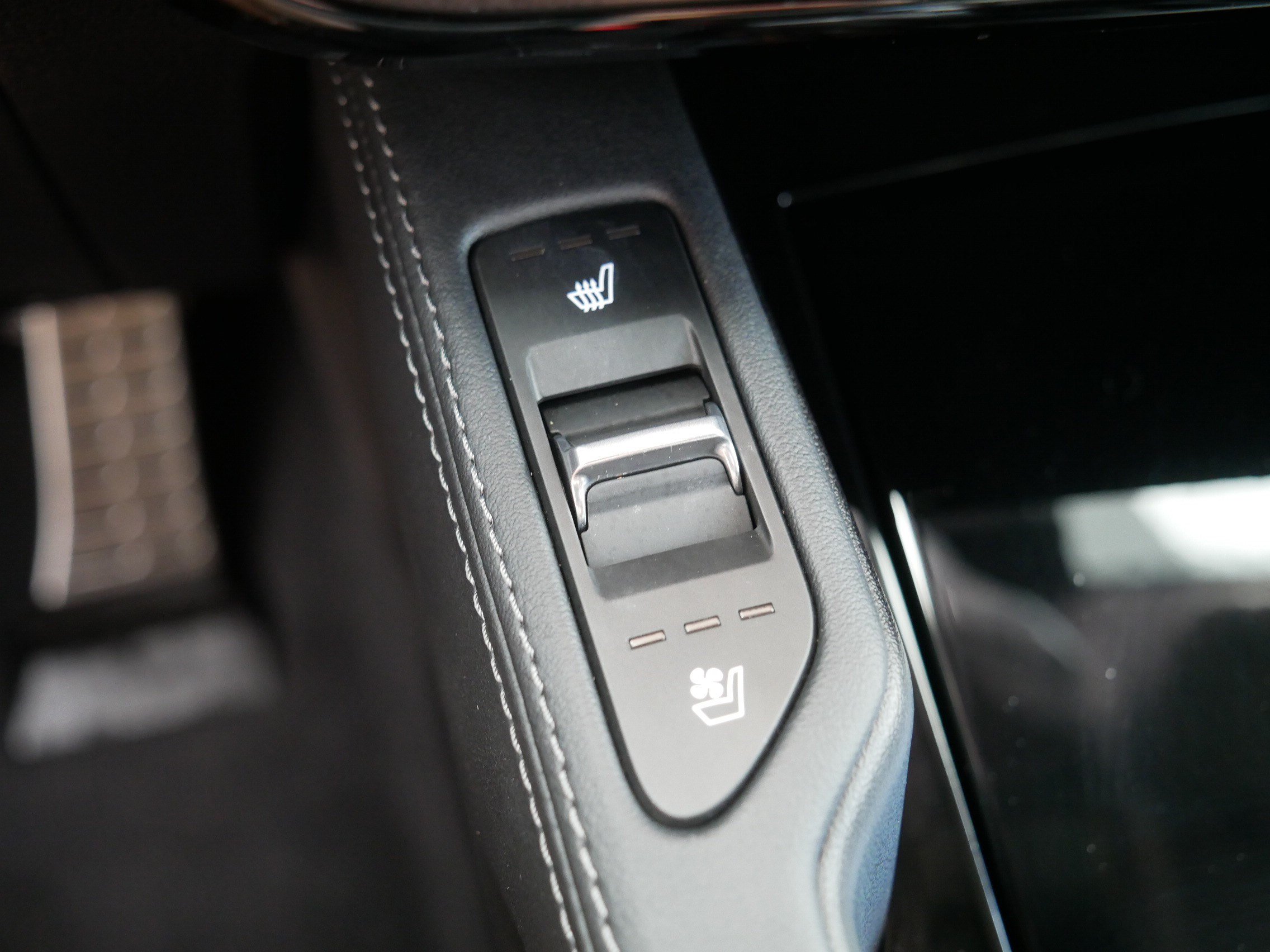 Certified 2025 Kia Telluride SX Prestige X-Line AWD/4WD image 33