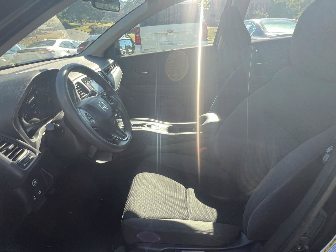 Used 2019 Honda HR-V LX image 10