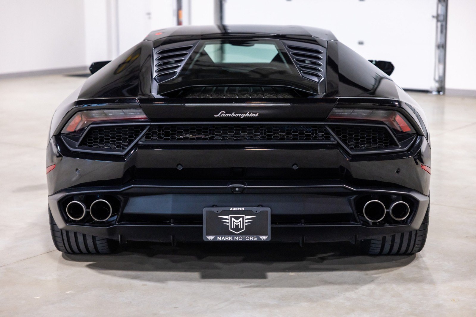 Used 2017 Lamborghini Huracan LP 580-2 RWD image 8