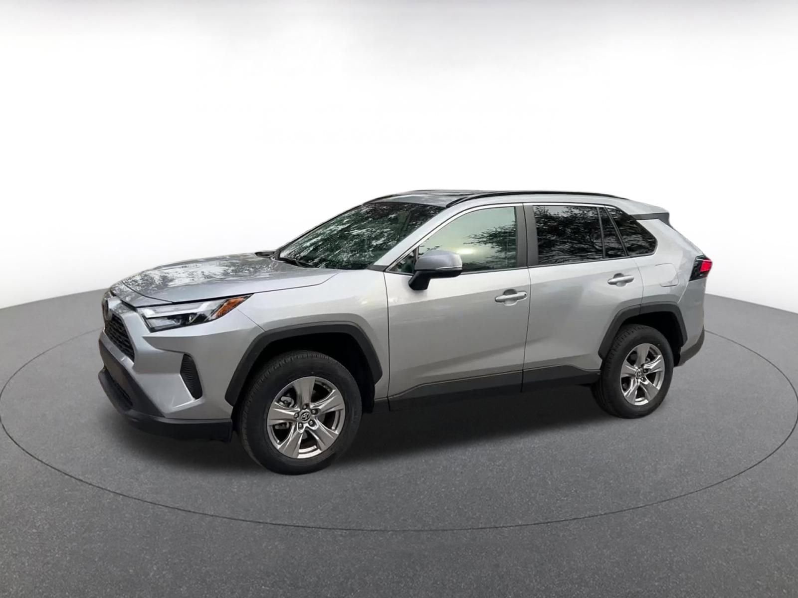 Used 2025 Toyota RAV4 XLE image 8