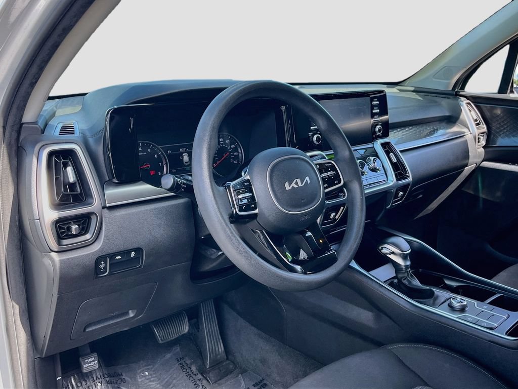 Used 2022 Kia Sorento LX FWD image 9