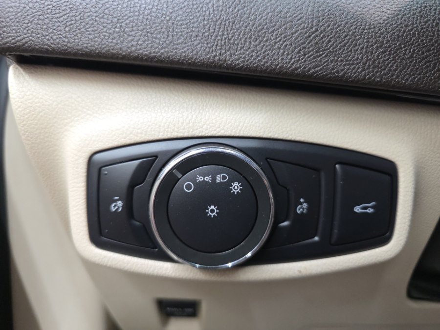 Used 2017 Lincoln MKC Select w/ Select Plus Package AWD/4WD image 29