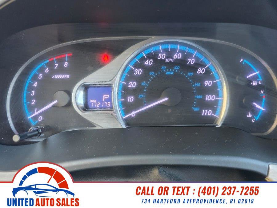 Used 2013 Toyota Sienna XLE w/ Entertainment Pkg image 28