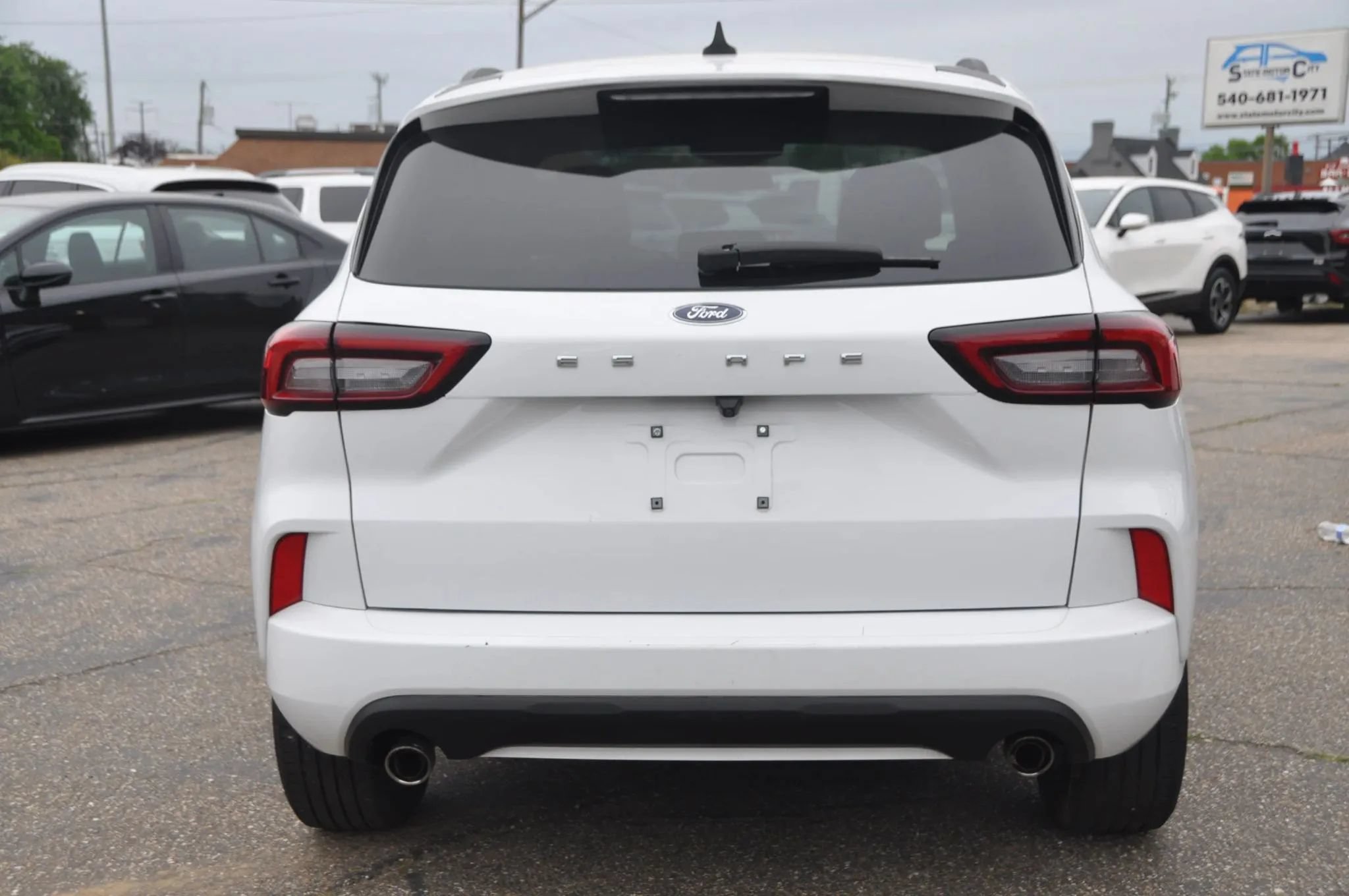 Used 2023 Ford Escape ST-Line FWD image 6