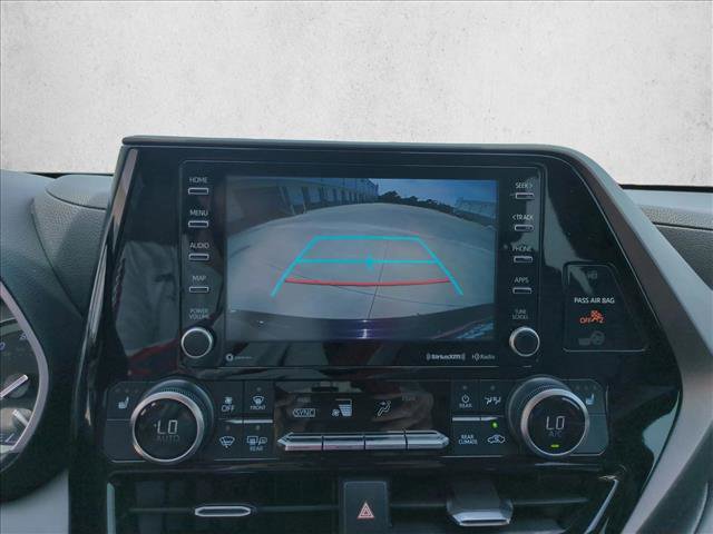 Used 2022 Toyota Highlander XLE FWD image 13