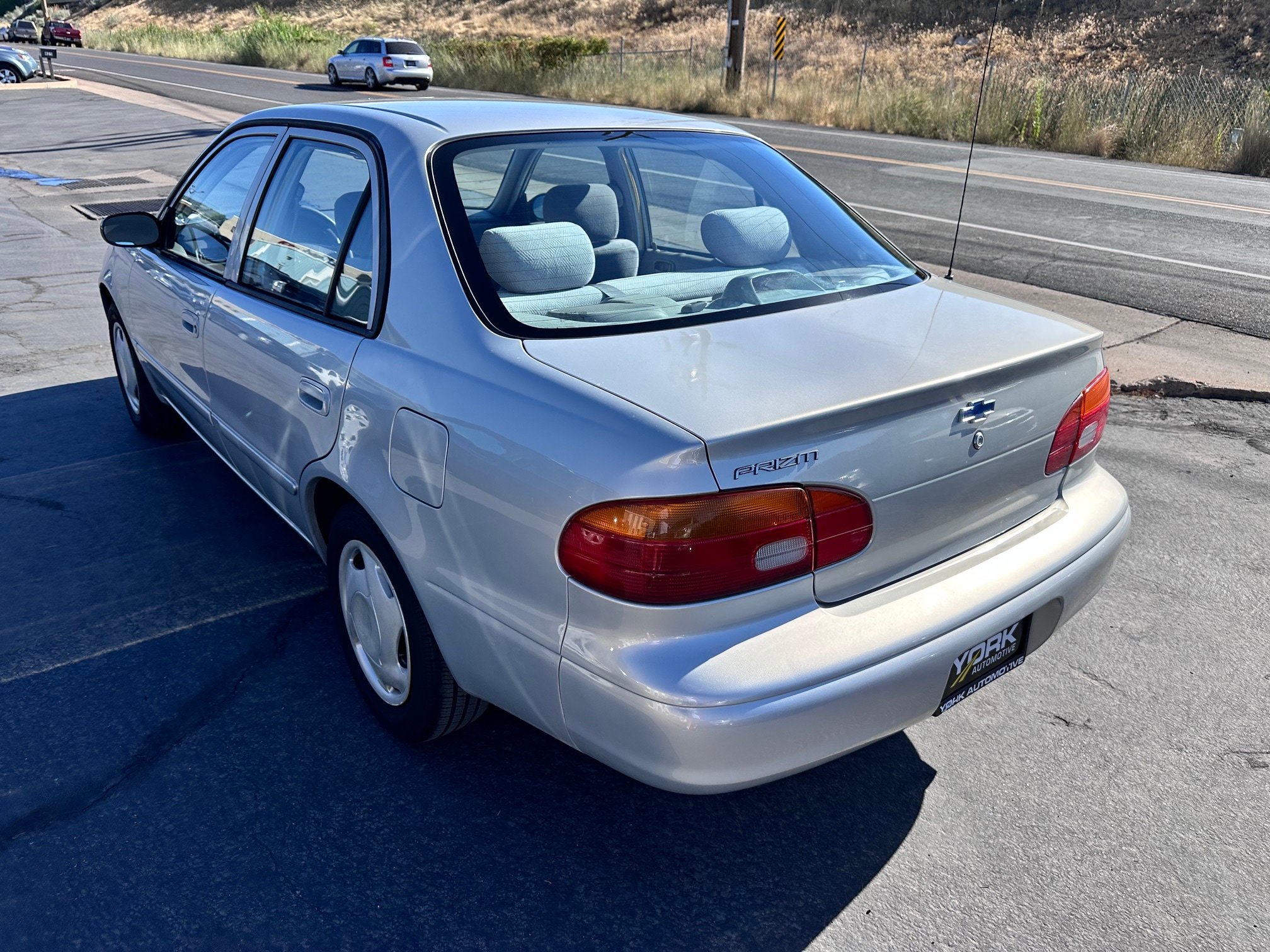Used 2002 Chevrolet Prizm FWD image 4