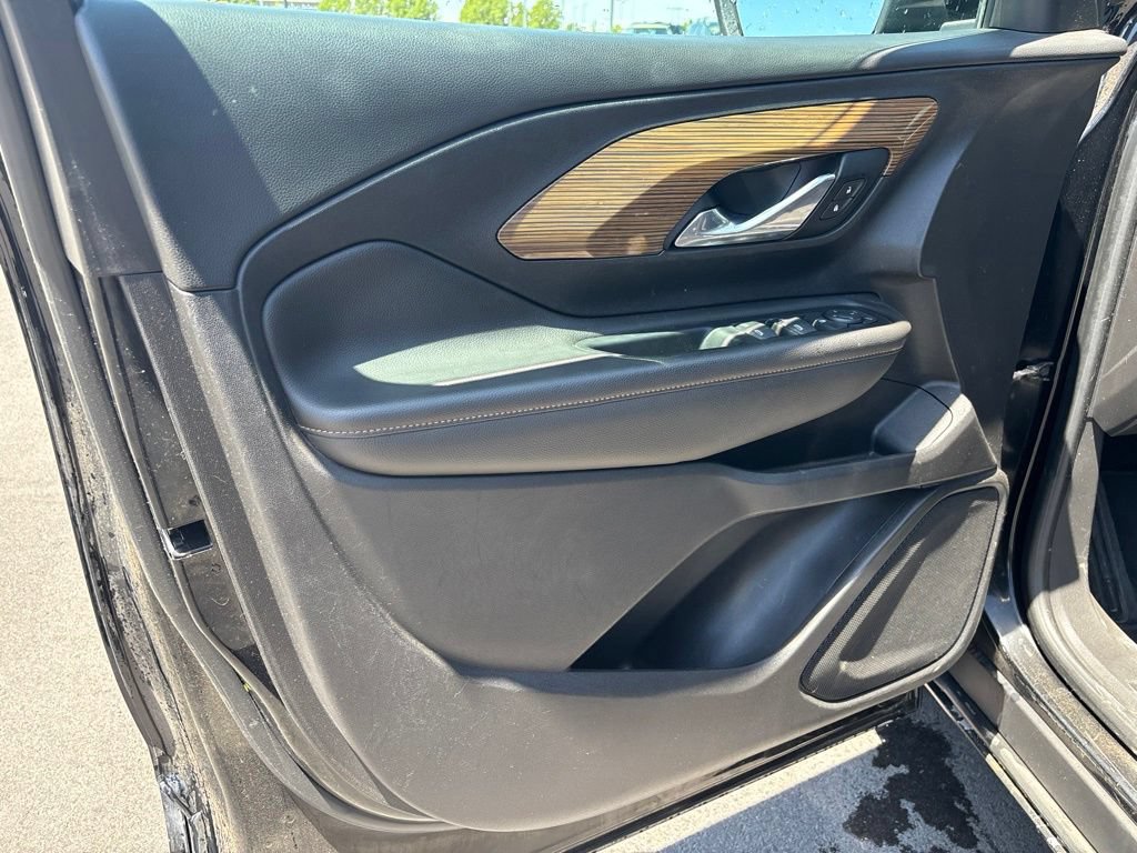 Used 2020 GMC Terrain SLE w/ Driver Convenience Package AWD/4WD image 5