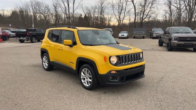 Used 2017 Jeep Renegade Latitude w/ Popular Equipment Group image 9