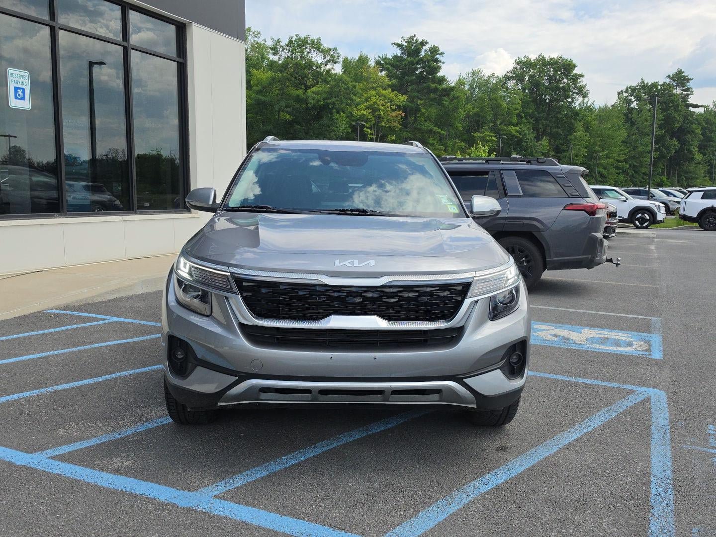 Certified 2022 Kia Seltos EX AWD/4WD image 8