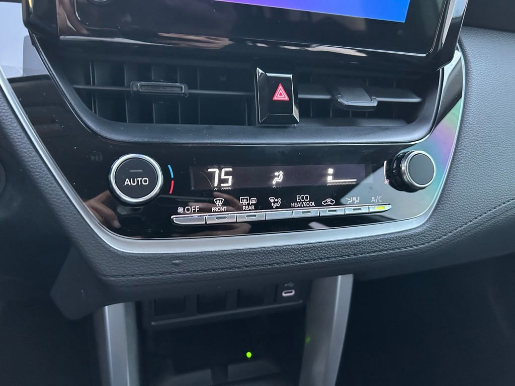 Used 2024 Toyota Corolla Cross LE image 25