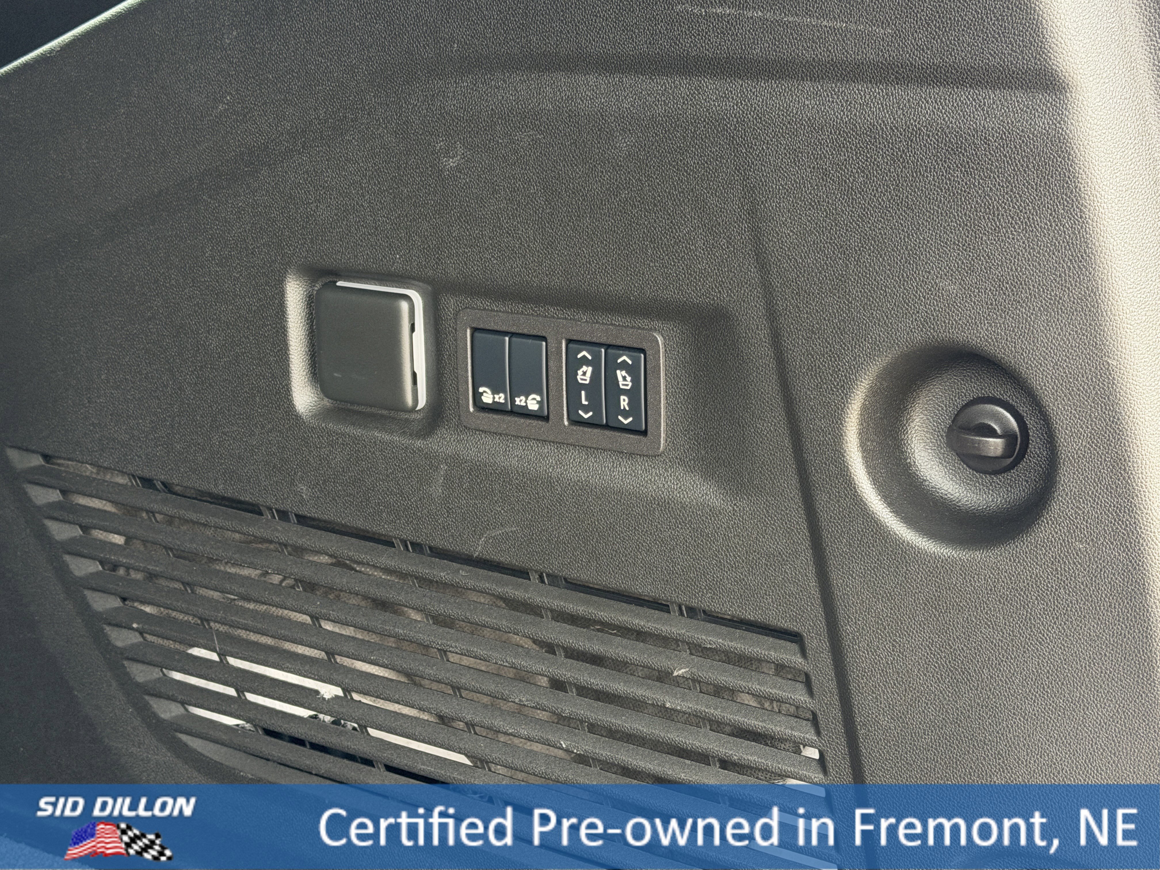 Certified 2024 GMC Yukon XL Denali Ultimate AWD/4WD image 8