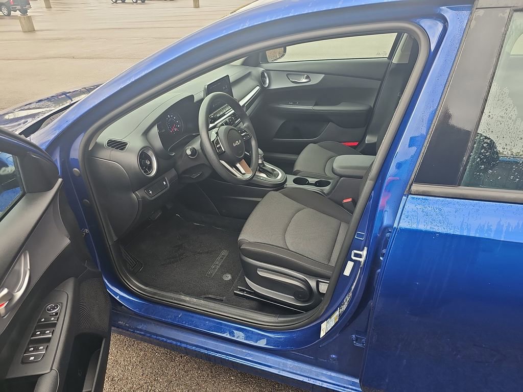 Used 2023 Kia Forte LXS FWD image 10