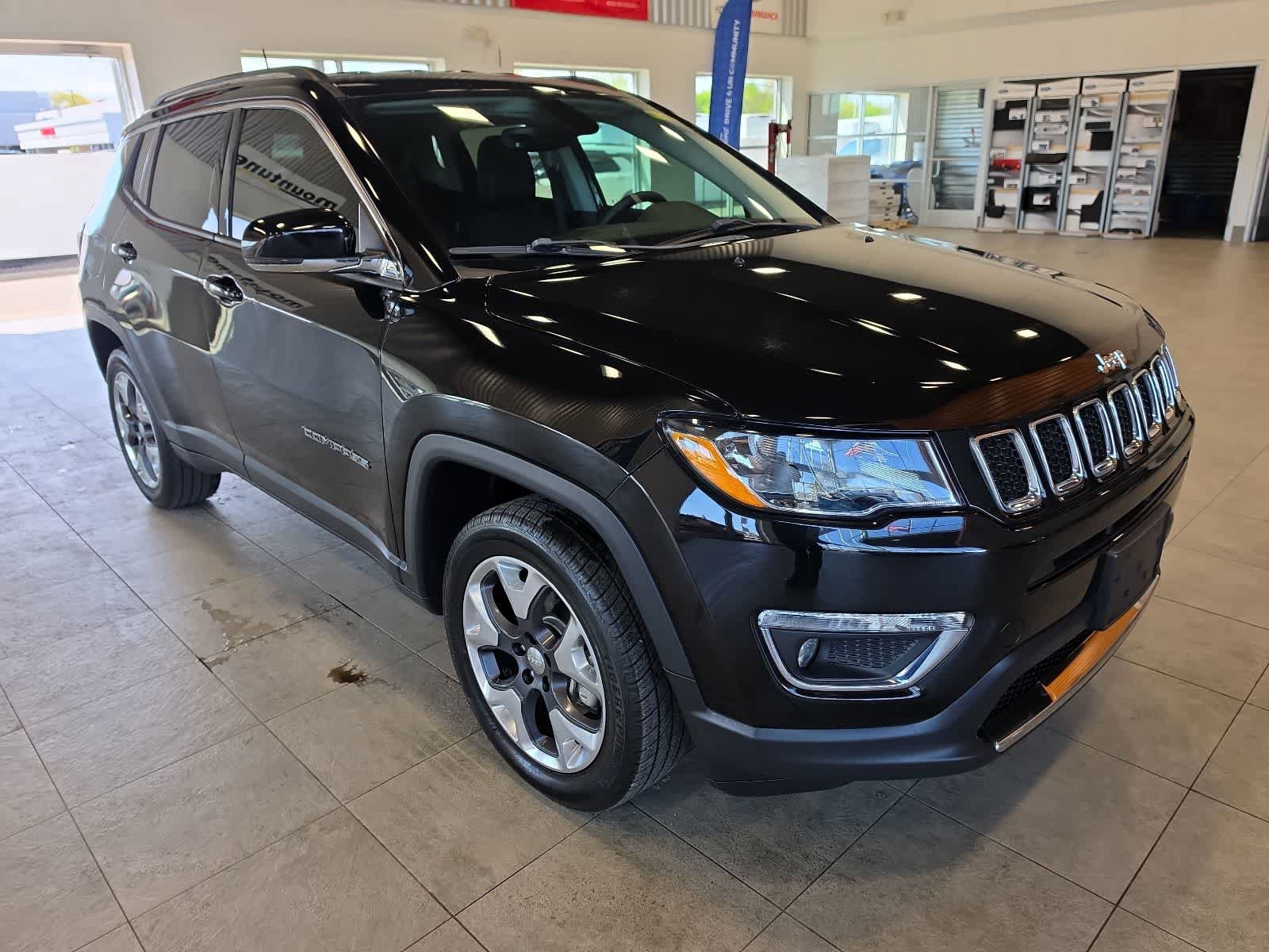 Used 2018 Jeep Compass Limited AWD/4WD image 5