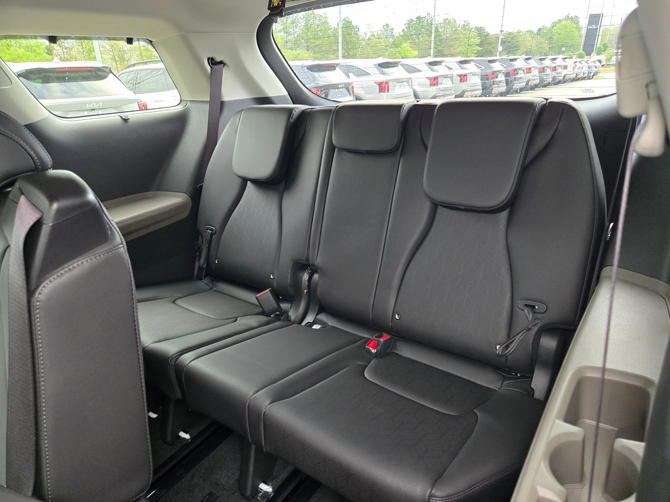 New 2026 Kia Carnival EX FWD image 35