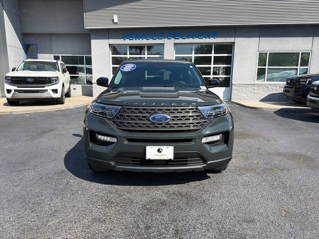 Used 2023 Ford Explorer XLT w/ Equipment Group 202A AWD/4WD image 3