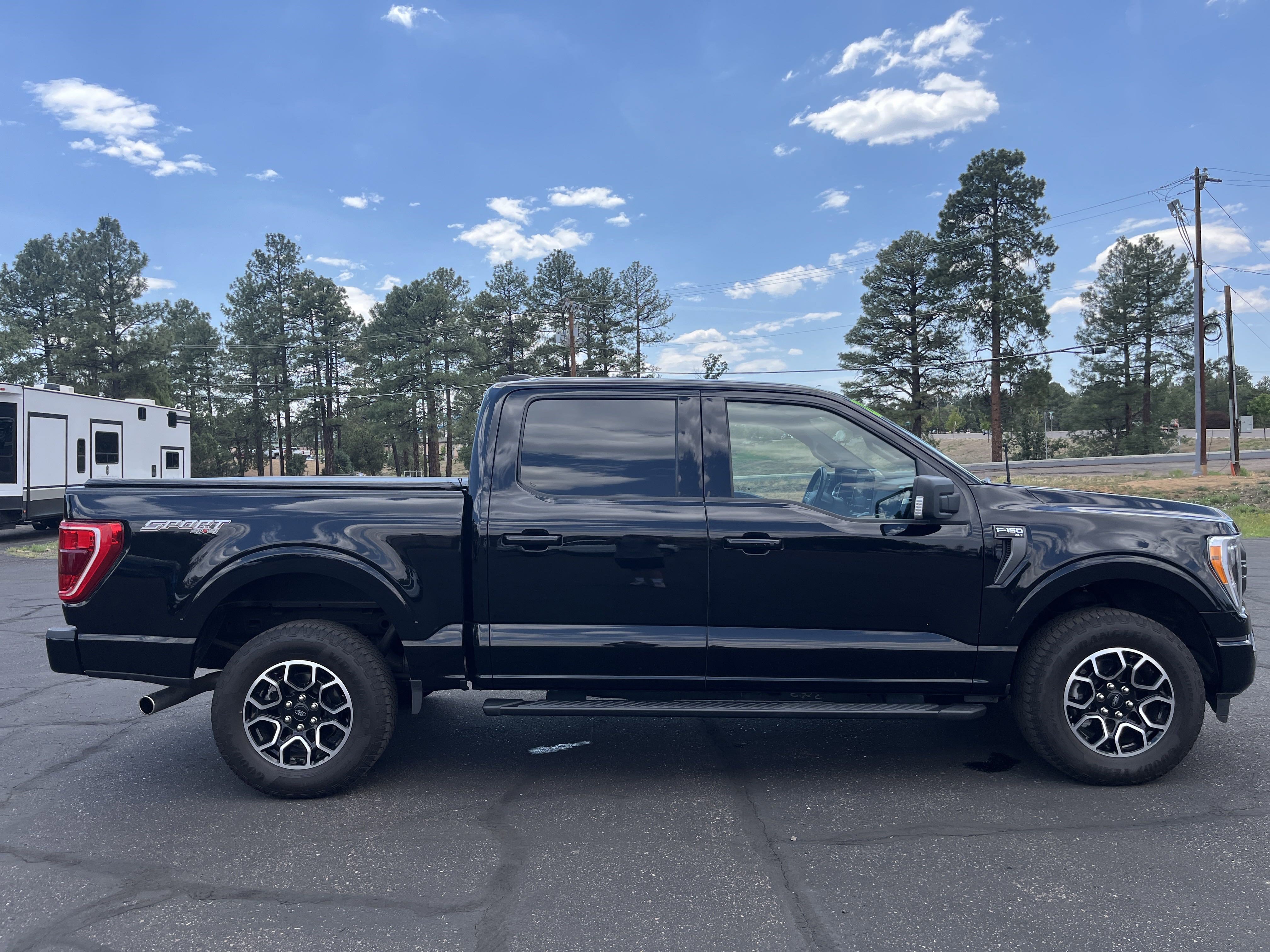 Used 2022 Ford F150 XLT w/ Equipment Group 302A High image 9
