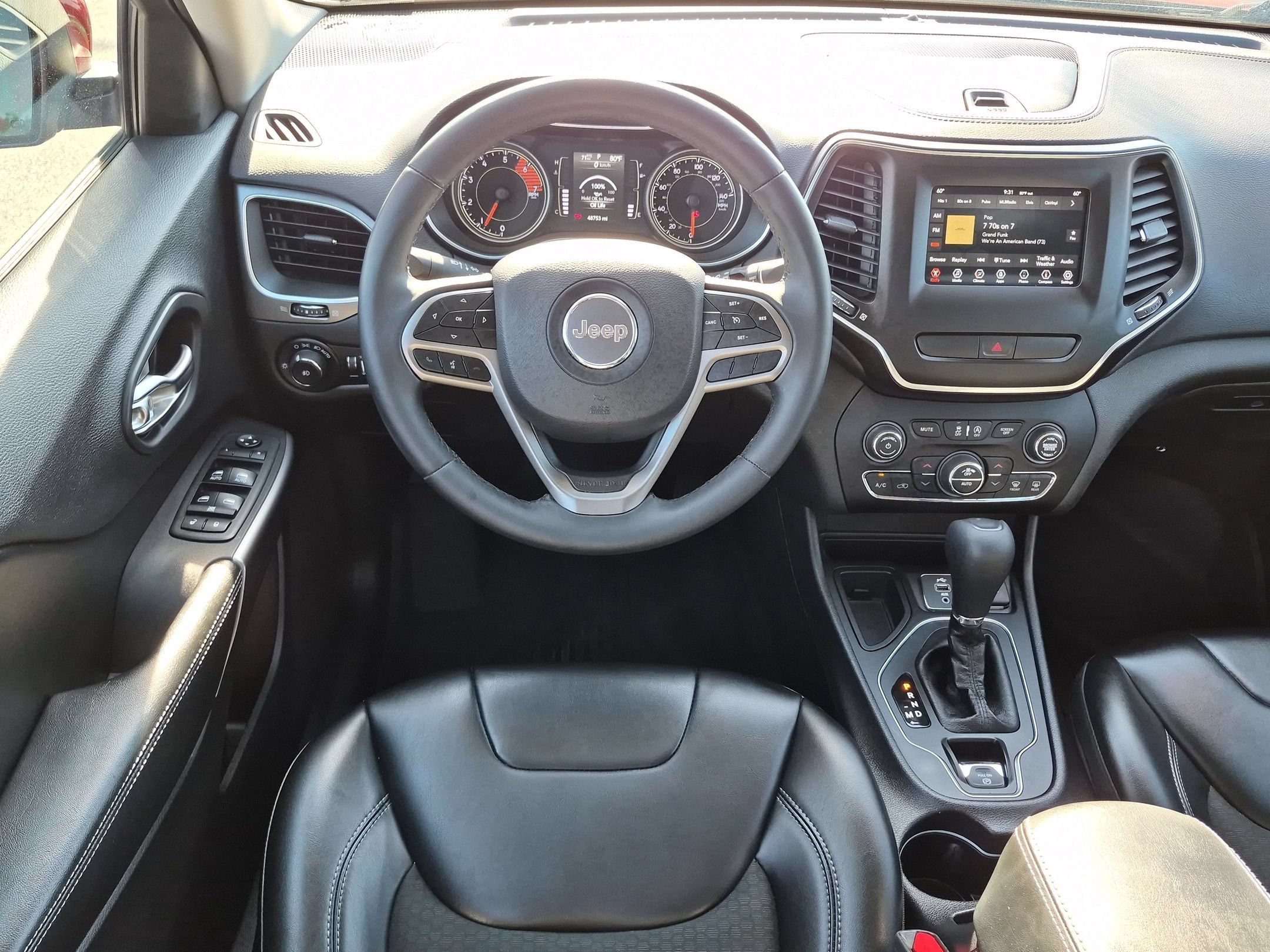 Used 2019 Jeep Cherokee Latitude Plus w/ Comfort/Convenience Group FWD image 30