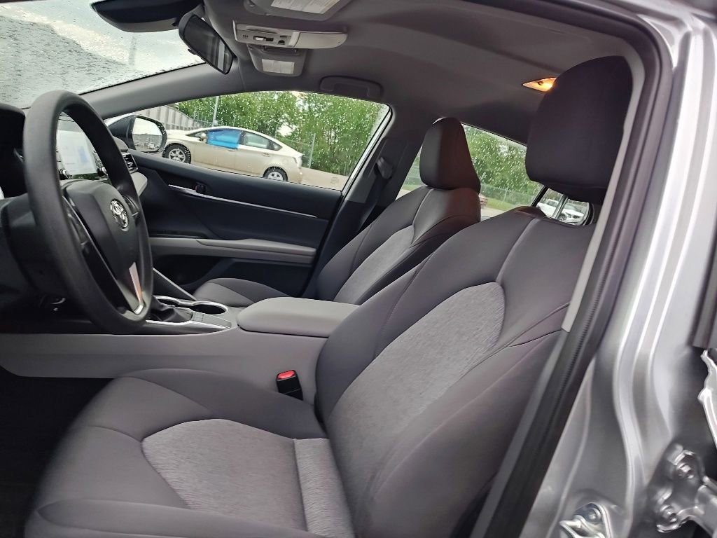 Used 2023 Toyota Camry LE FWD image 6