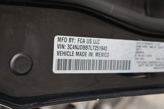 Used 2020 Jeep Compass Altitude image 25