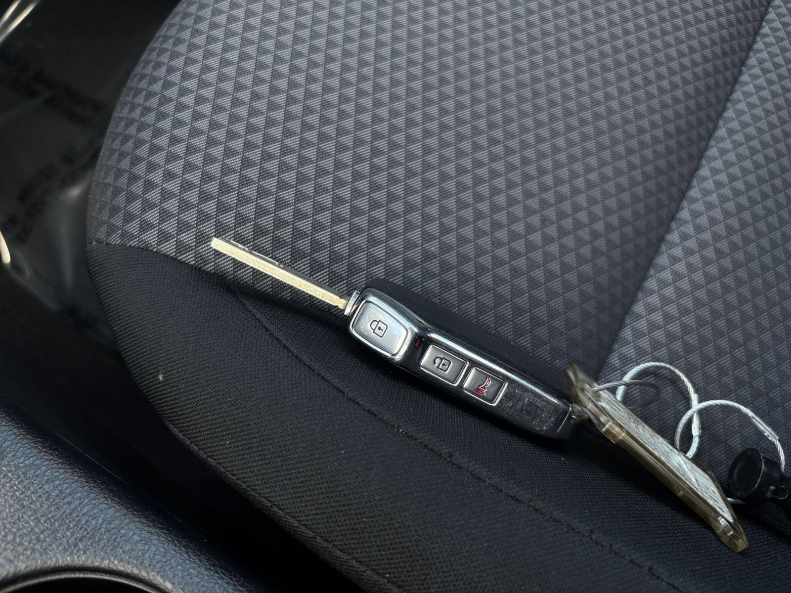 Used 2025 Kia Soul LX w/ LX Technology Package FWD image 15