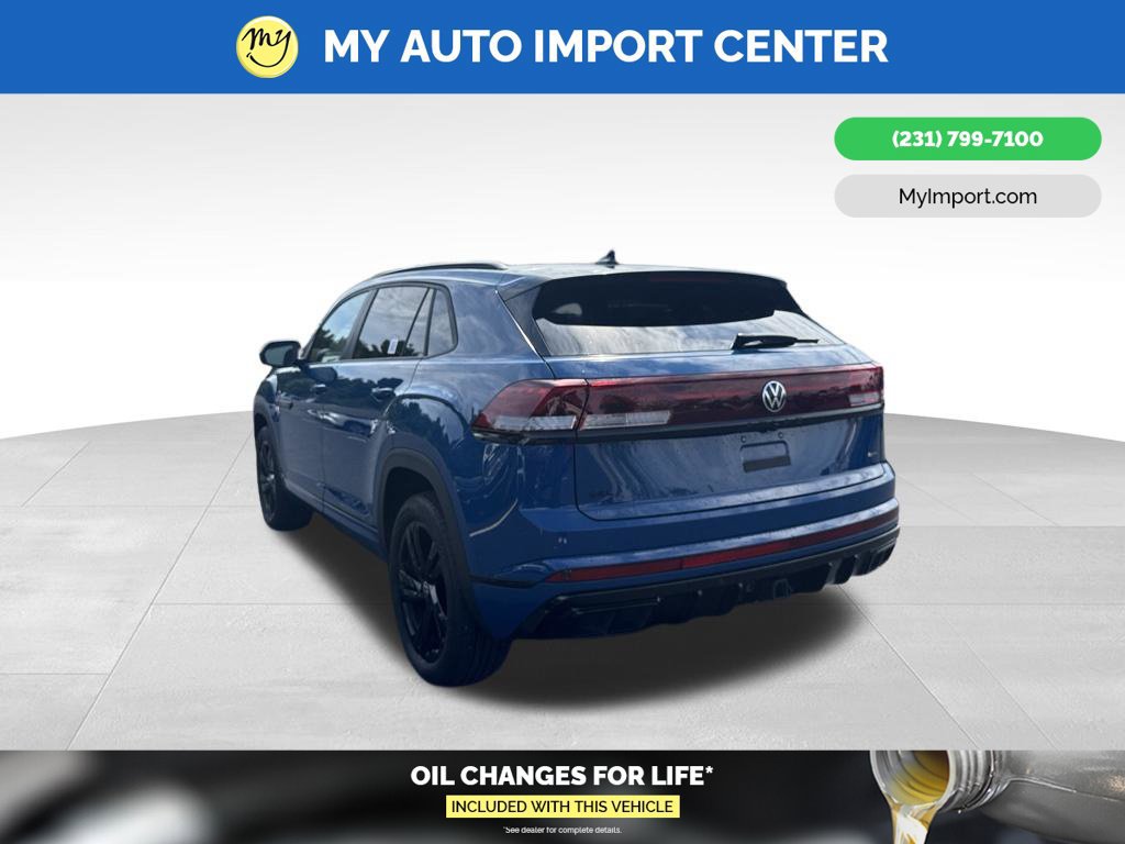 Used 2025 Volkswagen Atlas Cross Sport SEL R-Line AWD/4WD image 5