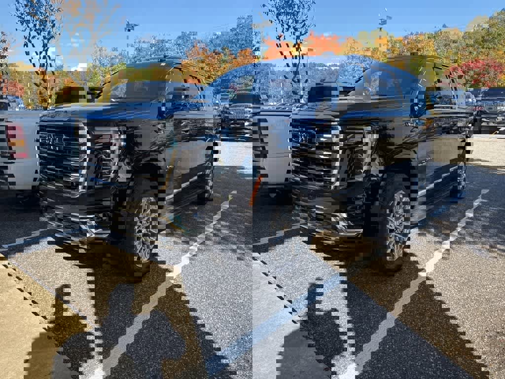 Used 2025 GMC Yukon XL Elevation