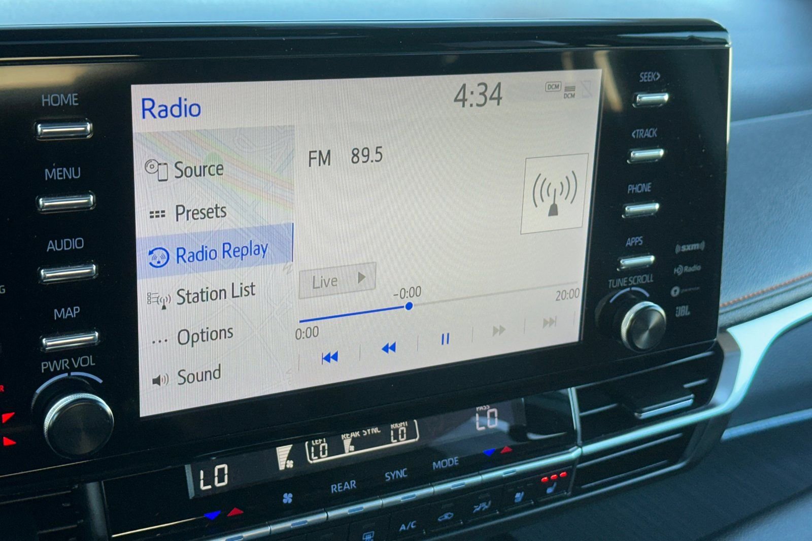 Used 2024 Toyota Sienna XSE w/ XSE Premium Package image 19