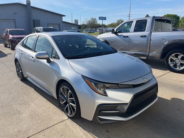Used 2022 Toyota Corolla SE w/ SE Premium Package FWD image 3