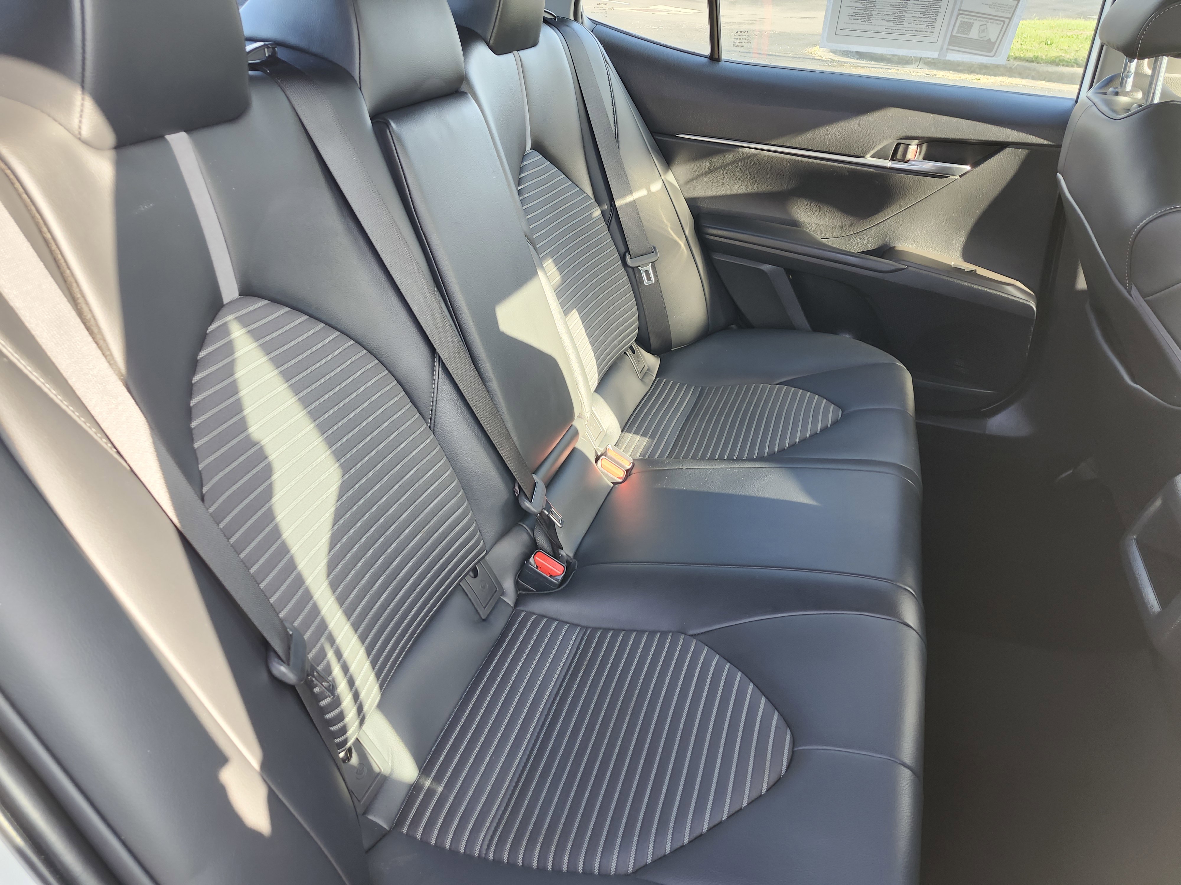 Used 2022 Toyota Camry SE FWD image 18