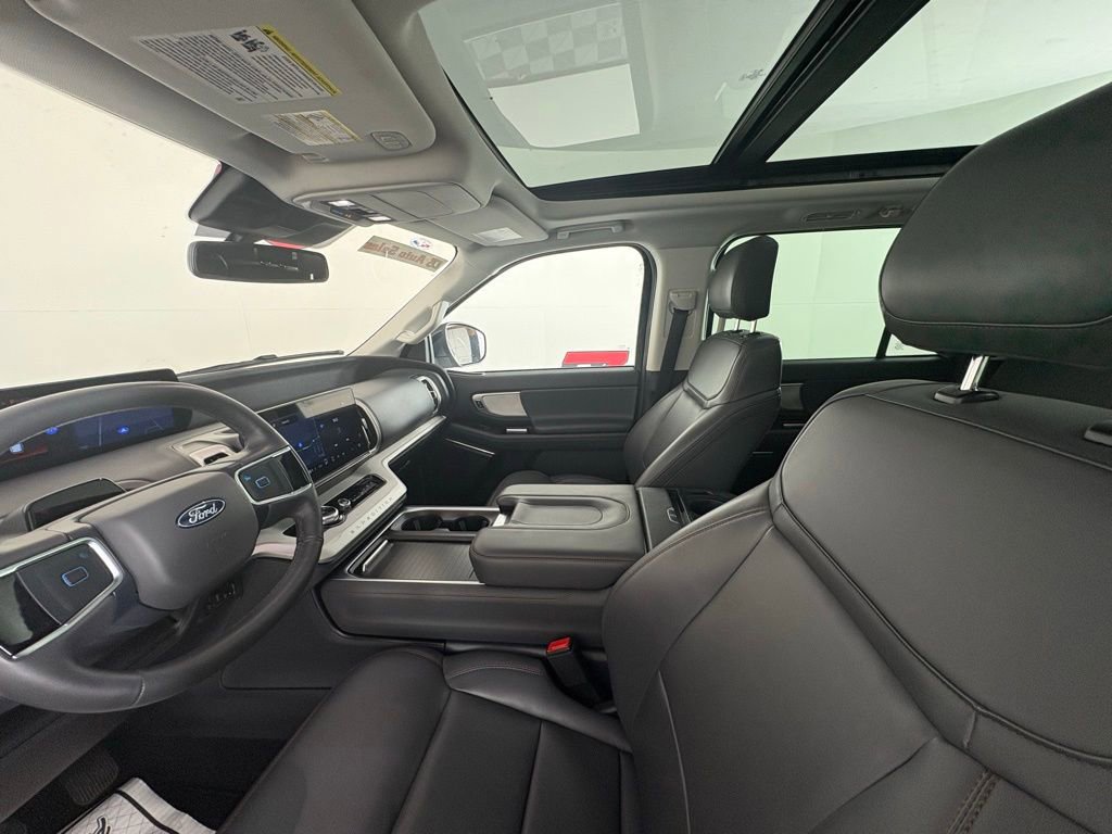 Used 2025 Ford Expedition Active image 11