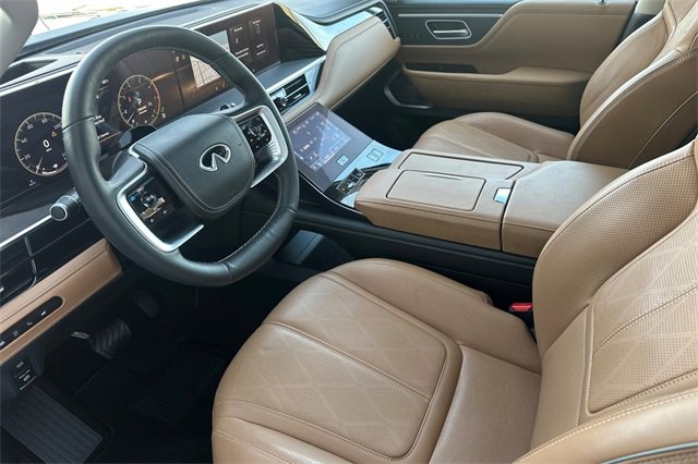 Used 2025 INFINITI QX80 Sensory image 11
