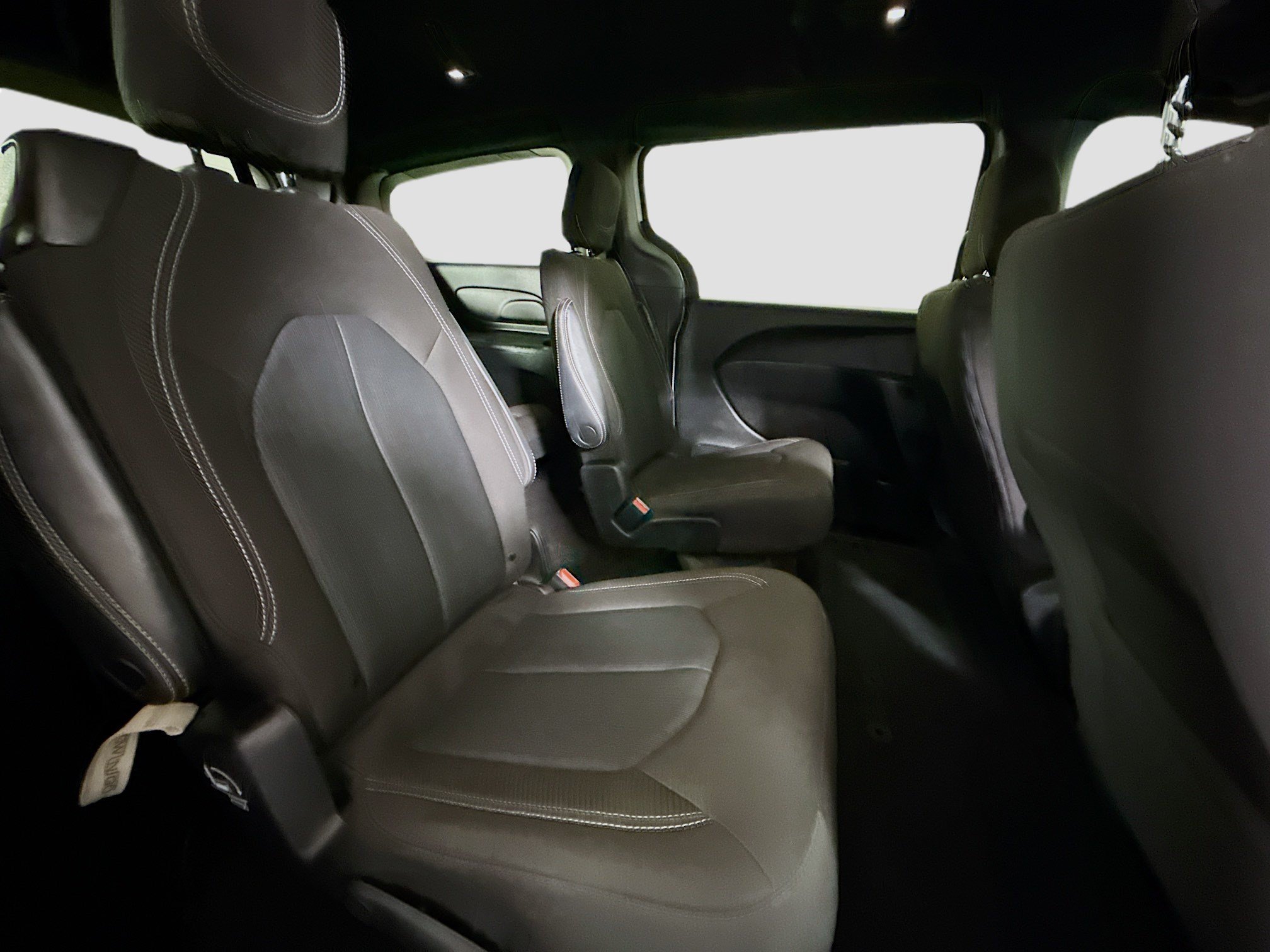 Used 2023 Chrysler Pacifica Touring FWD image 27