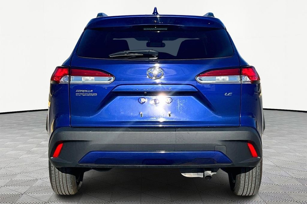 Used 2022 Toyota Corolla Cross LE FWD image 3