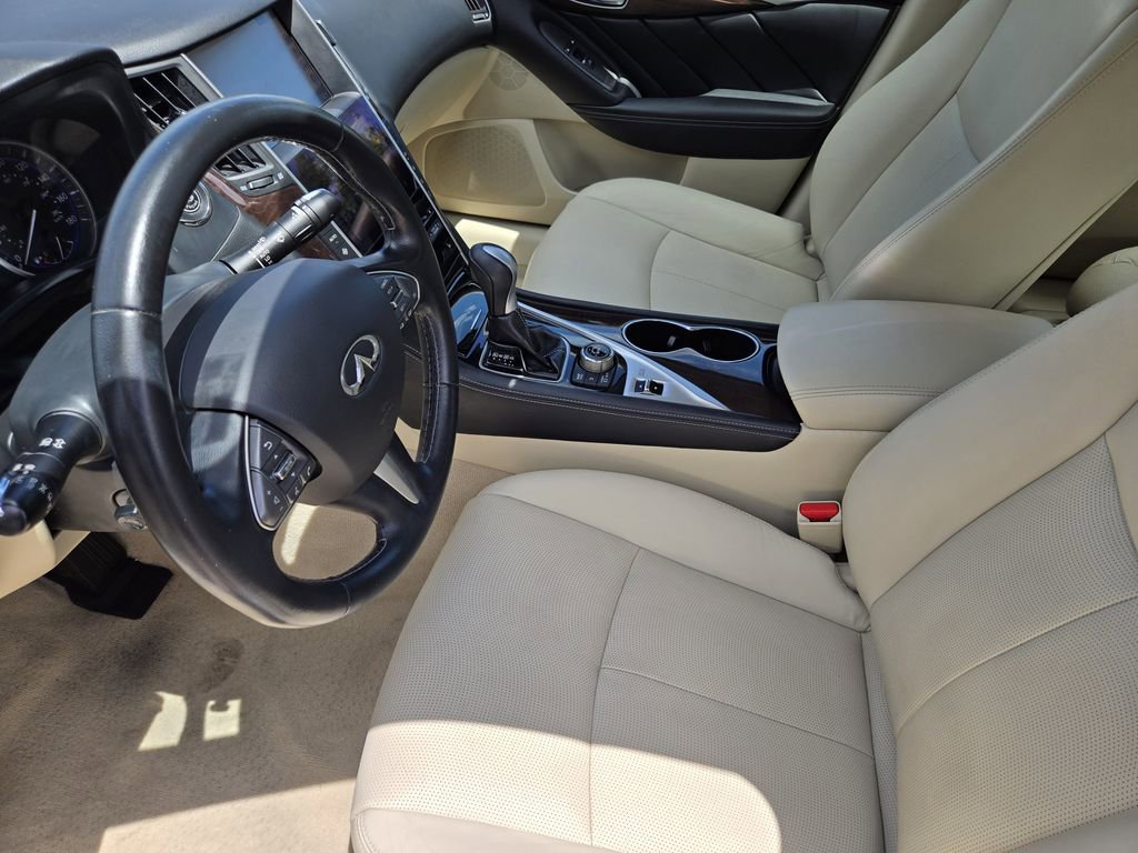 Used 2015 INFINITI Q50 Premium w/ Deluxe Touring Package RWD image 18