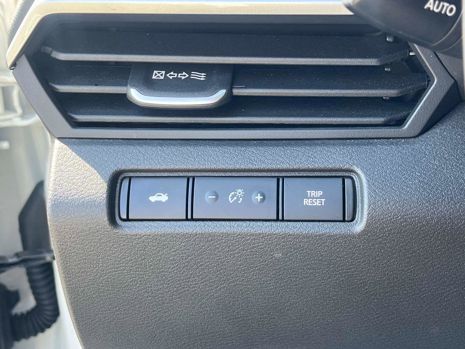 Certified 2025 Nissan Altima 2.5 SR image 30