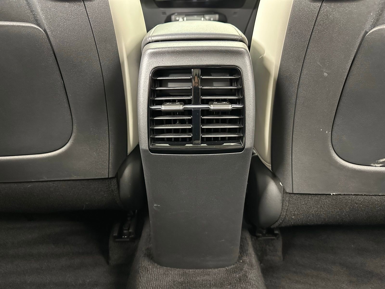 Used 2023 Kia Niro EX Touring image 33