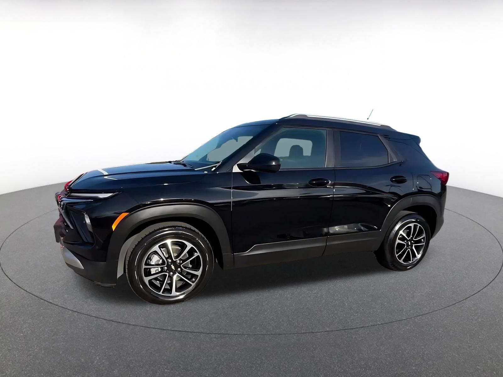Used 2025 Chevrolet TrailBlazer LT FWD image 8
