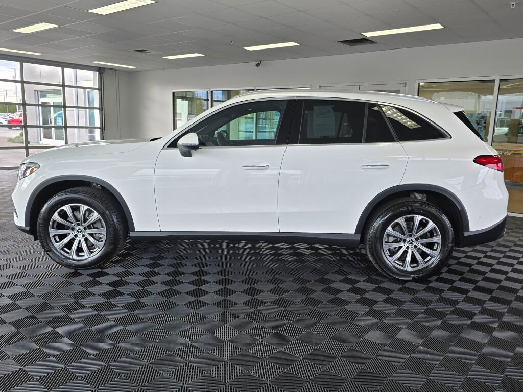 Used 2024 Mercedes-Benz GLC 300 4MATIC image 7