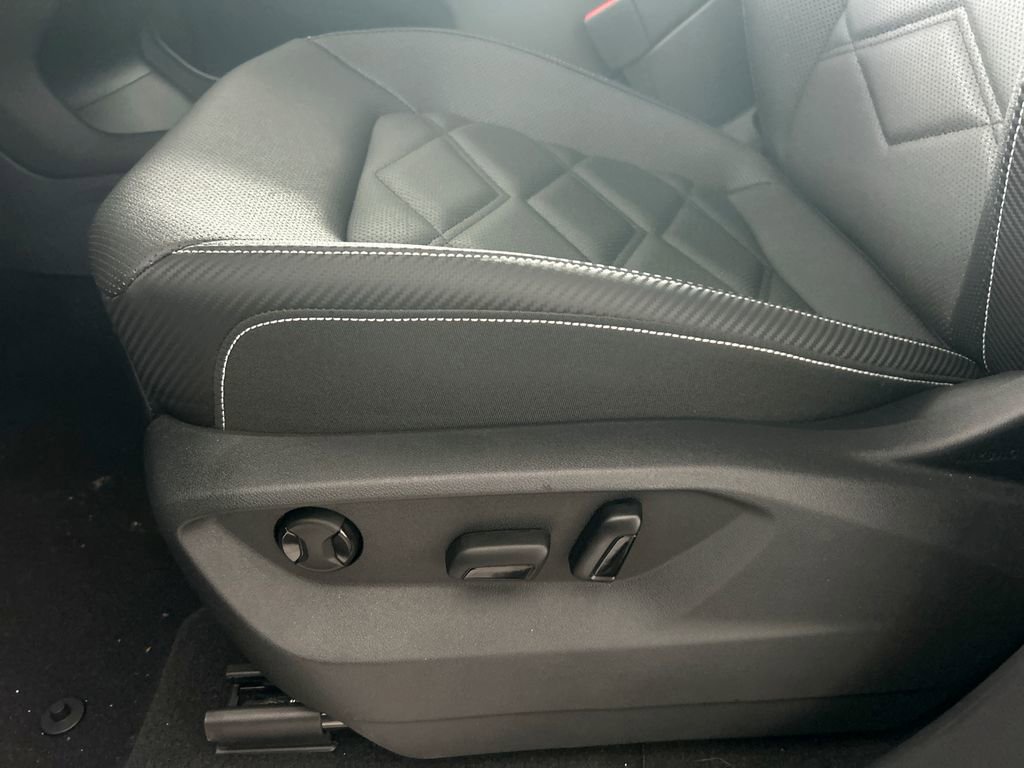 New 2025 Volkswagen Atlas Cross Sport SE image 12