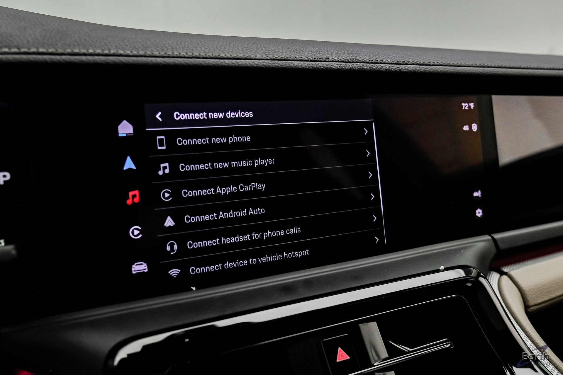 Used 2025 Porsche Panamera w/ Premium Package image 64