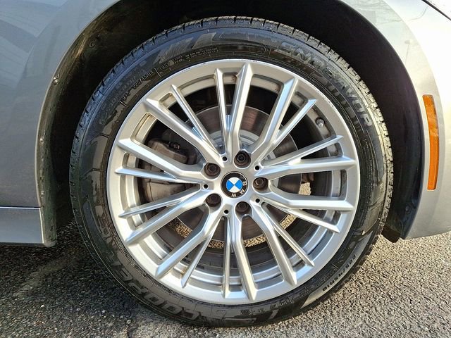 Used 2023 BMW 330i xDrive Sedan w/ Premium Package image 8