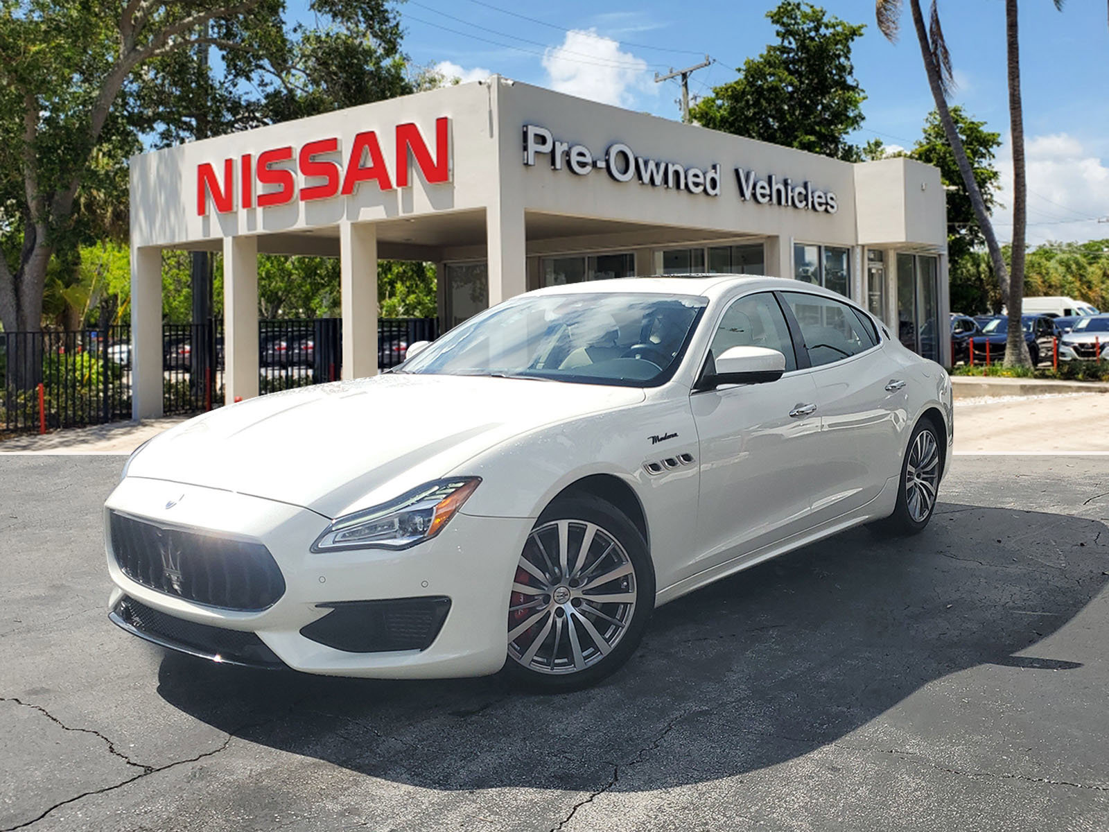 Used 2022 Maserati Quattroporte Modena image 1