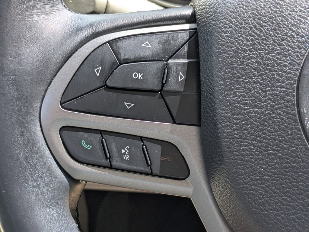 Used 2019 Jeep Cherokee Limited w/ Luxury Group image 26