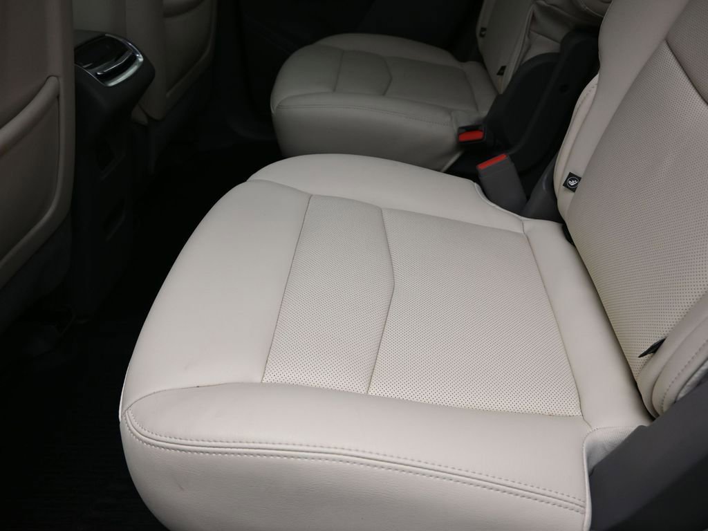 Used 2023 Cadillac XT6 Premium Luxury w/ Technology Package image 16