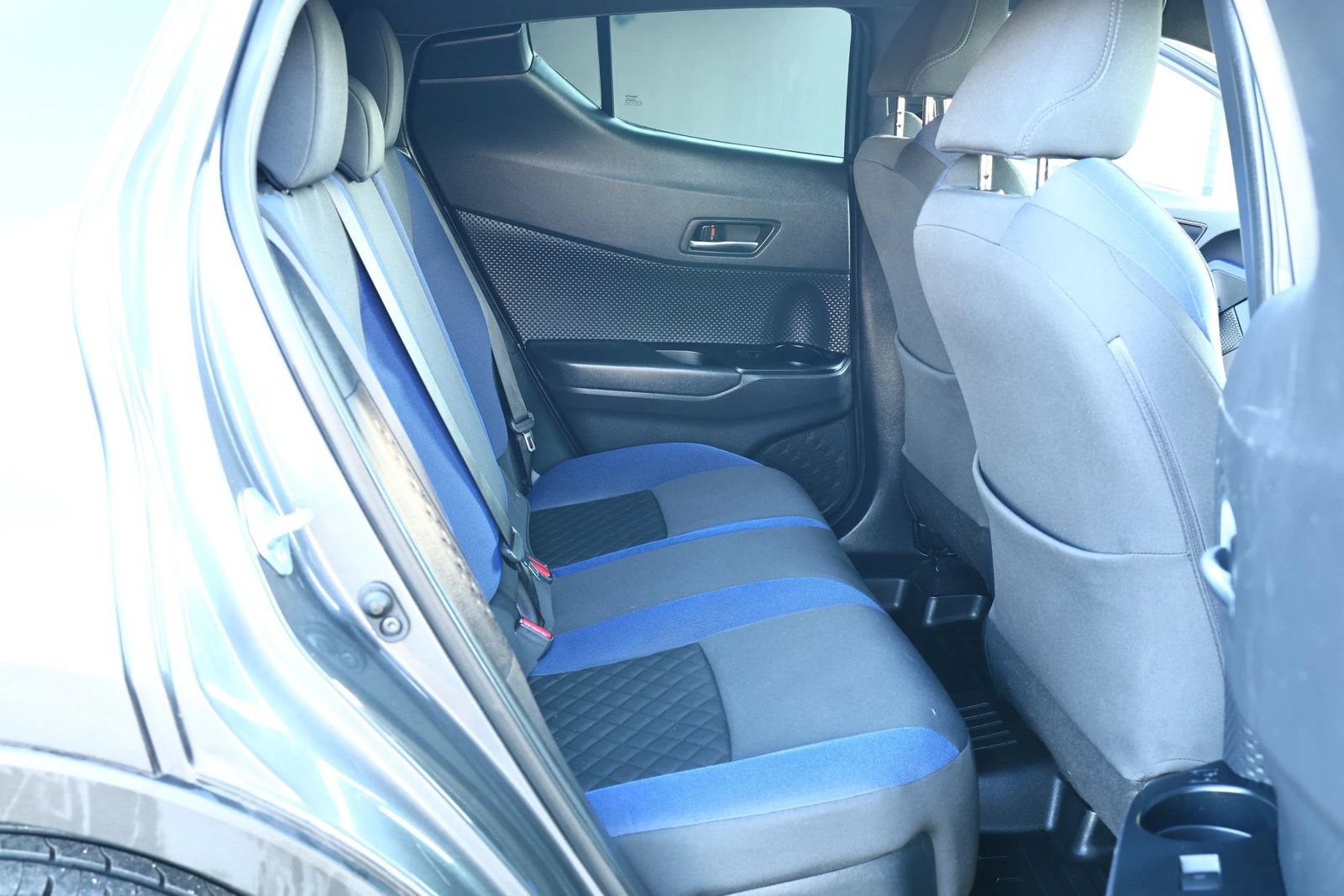 Used 2021 Toyota C-HR XLE FWD image 24