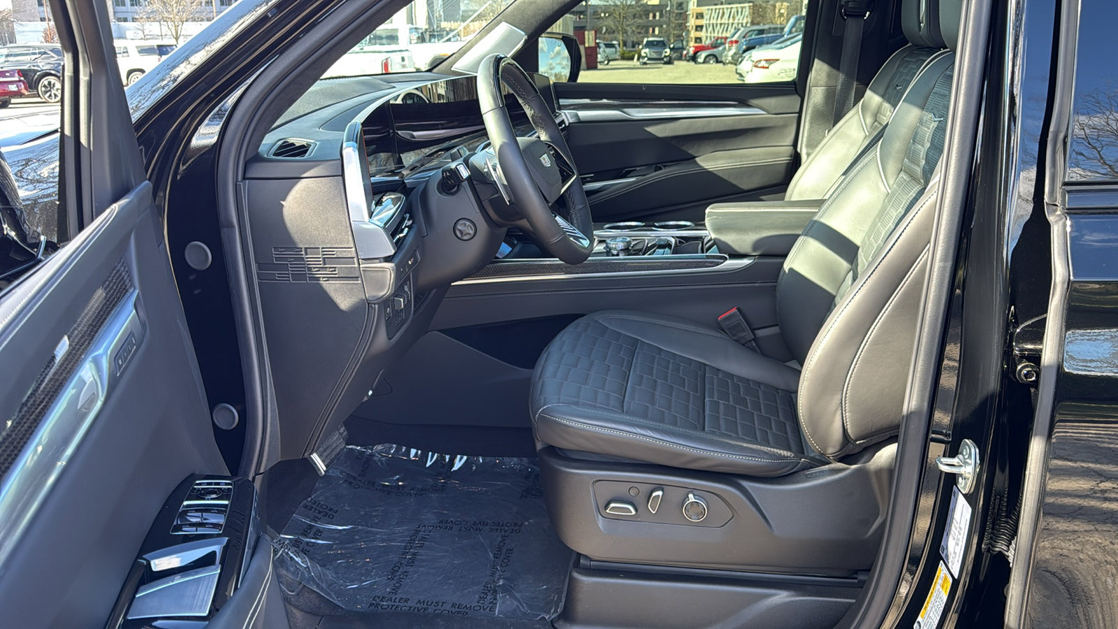 Certified 2025 Cadillac Escalade ESV V image 8