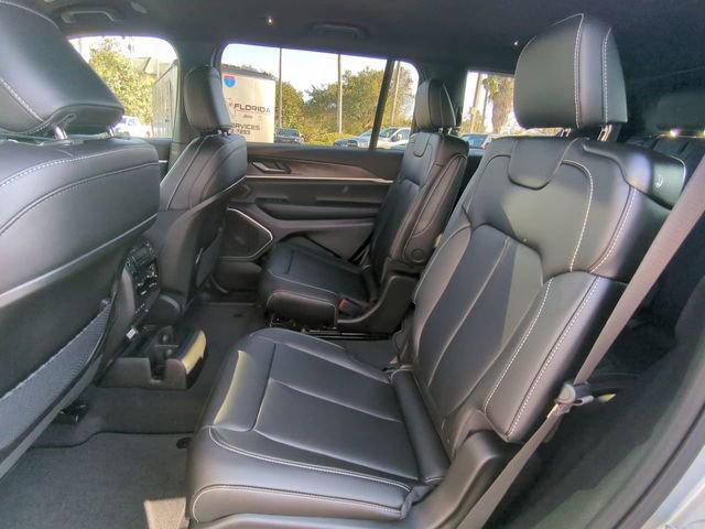 New 2026 Jeep Grand Cherokee L Limited w/ Trailer Tow Package RWD image 17