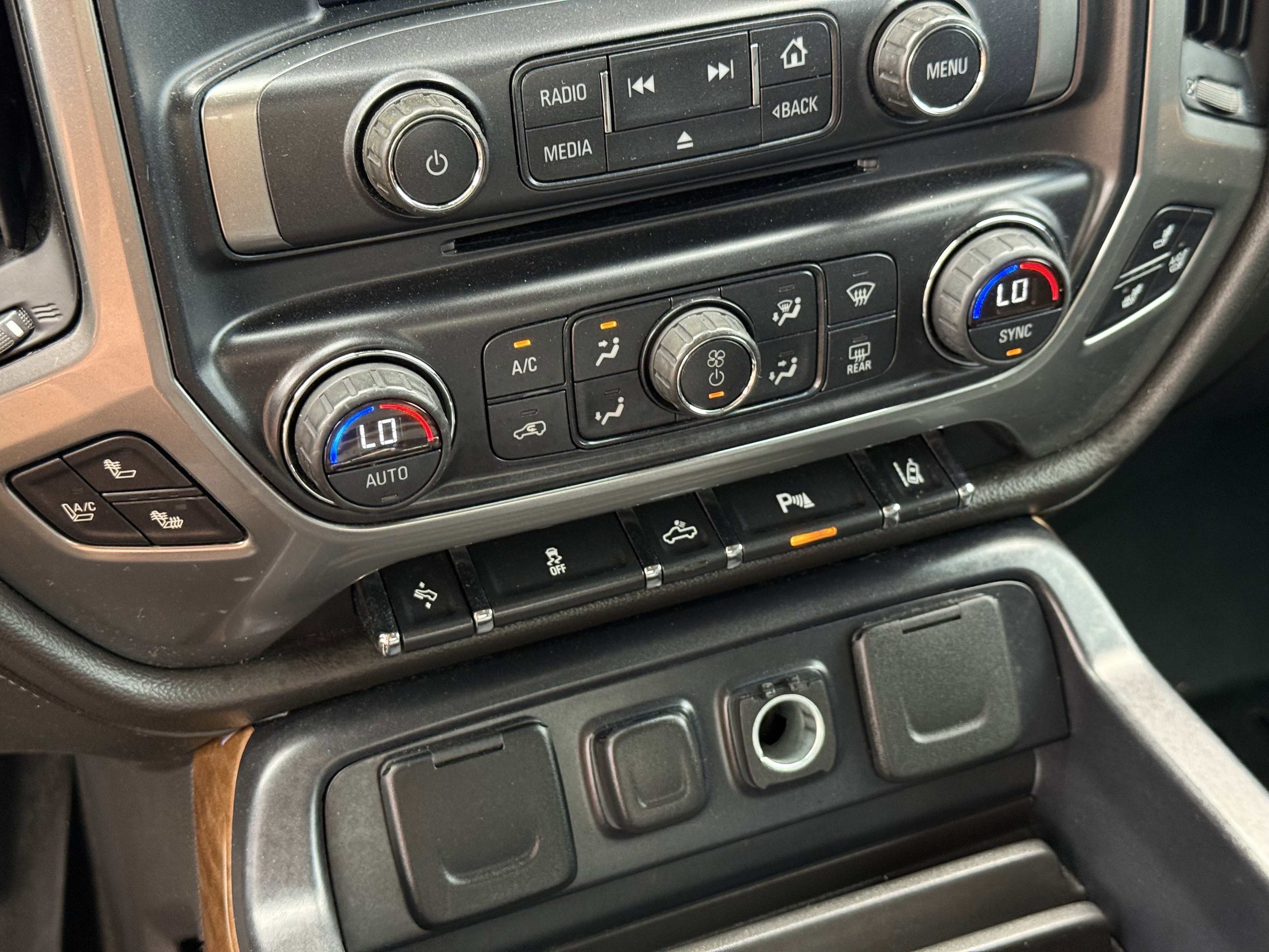 Used 2015 Chevrolet Silverado 1500 LTZ w/ Texas Edition, 1LZ Trim RWD image 22